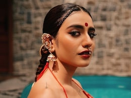 प्रिया प्रकाश वारियर की हैप्पी दीवाली कुछ हटके वाली, सोशल मीडिया पर खूब वायरल हो रहीं फोटो प्रिया प्रकाश वारियर की हैप्पी दीवाली कुछ हटके वाली, सोशल मीडिया पर खूब वायरल हो रहीं फोटो