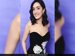 Shraddha Kapoor In Talks For A Dance Number In <i>Pushpa 2</i>: Report Shraddha Kapoor In Talks For A Dance Number In <i>Pushpa 2</i>: Report