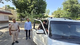 Rajasthan News: पुलिस के सामने चोरों ने चंद मिनट में स्कॉर्पियो के गेट खोले, डीडवाना&nbsp;में 2 हाईटेक चोर गिरफ्तार