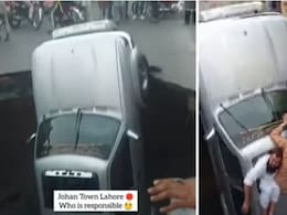 सड़क पर हुआ इतना बड़ा गड्ढा, देखते ही देखते समा गईं तीन तीन गाड़ियां, बाल बाल बचे बाकी कार सवार सड़क पर हुआ इतना बड़ा गड्ढा, देखते ही देखते समा गईं तीन तीन गाड़ियां, बाल बाल बचे बाकी कार सवार