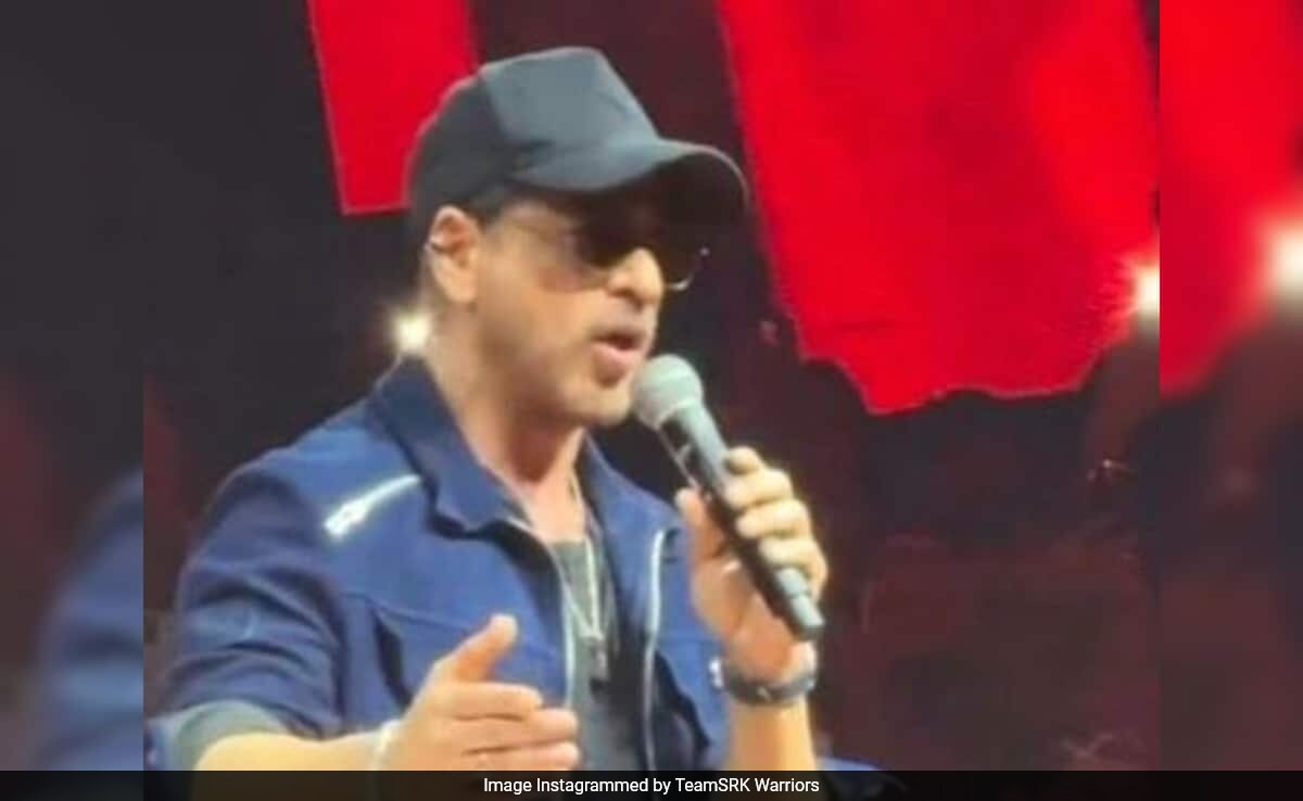 Watch: Shah Rukh Khan Dances To <i>Jhoome Jo Pathaan</i> At Son Aryan's Brand Event In Dubai