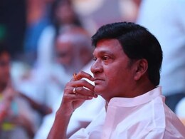 साउथ एक्टर राजेद्र प्रसाद की बेटी का कार्डियक अरेस्ट से निधन, जूनियर एनटीआर से लेकर नानी ने दी श्रद्धांजलि साउथ एक्टर राजेद्र प्रसाद की बेटी का कार्डियक अरेस्ट से निधन, जूनियर एनटीआर से लेकर नानी ने दी श्रद्धांजलि