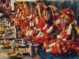 नवरात्रि पर कन्यापूजन की थाली में जरूर शामिल करें ये विशेष चीजें, जानिए किस भोग से होंगी माता प्रसन्न नवरात्रि पर कन्यापूजन की थाली में जरूर शामिल करें ये विशेष चीजें, जानिए किस भोग से होंगी माता प्रसन्न