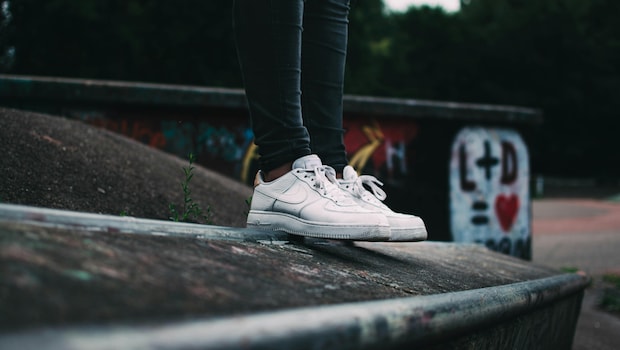 Best Deals On Sneakers From Myntra