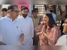 VIDEO: टीना डाबी ने 7 सेकेंड में 5 बार झुकाया सिर, 8 बार जोड़े हाथ, तारीफ में बोले BJP नेता- दादागिरी करके... VIDEO: टीना डाबी ने 7 सेकेंड में 5 बार झुकाया सिर, 8 बार जोड़े हाथ, तारीफ में बोले BJP नेता- दादागिरी करके...