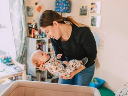 सर्दी में बच्चों की मालिश है बहुत जरूरी, यहां जानिए बेबी की मसाज के लिए कौन सा तेल है फायदेमंद सर्दी में बच्चों की मालिश है बहुत जरूरी, यहां जानिए बेबी की मसाज के लिए कौन सा तेल है फायदेमंद