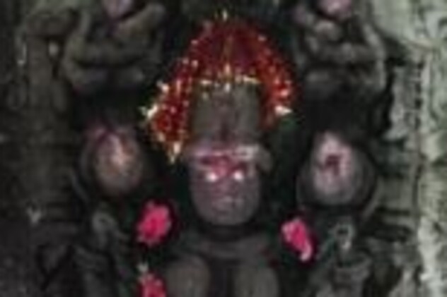 मां की प्रतिमा. मां की प्रतिमा.