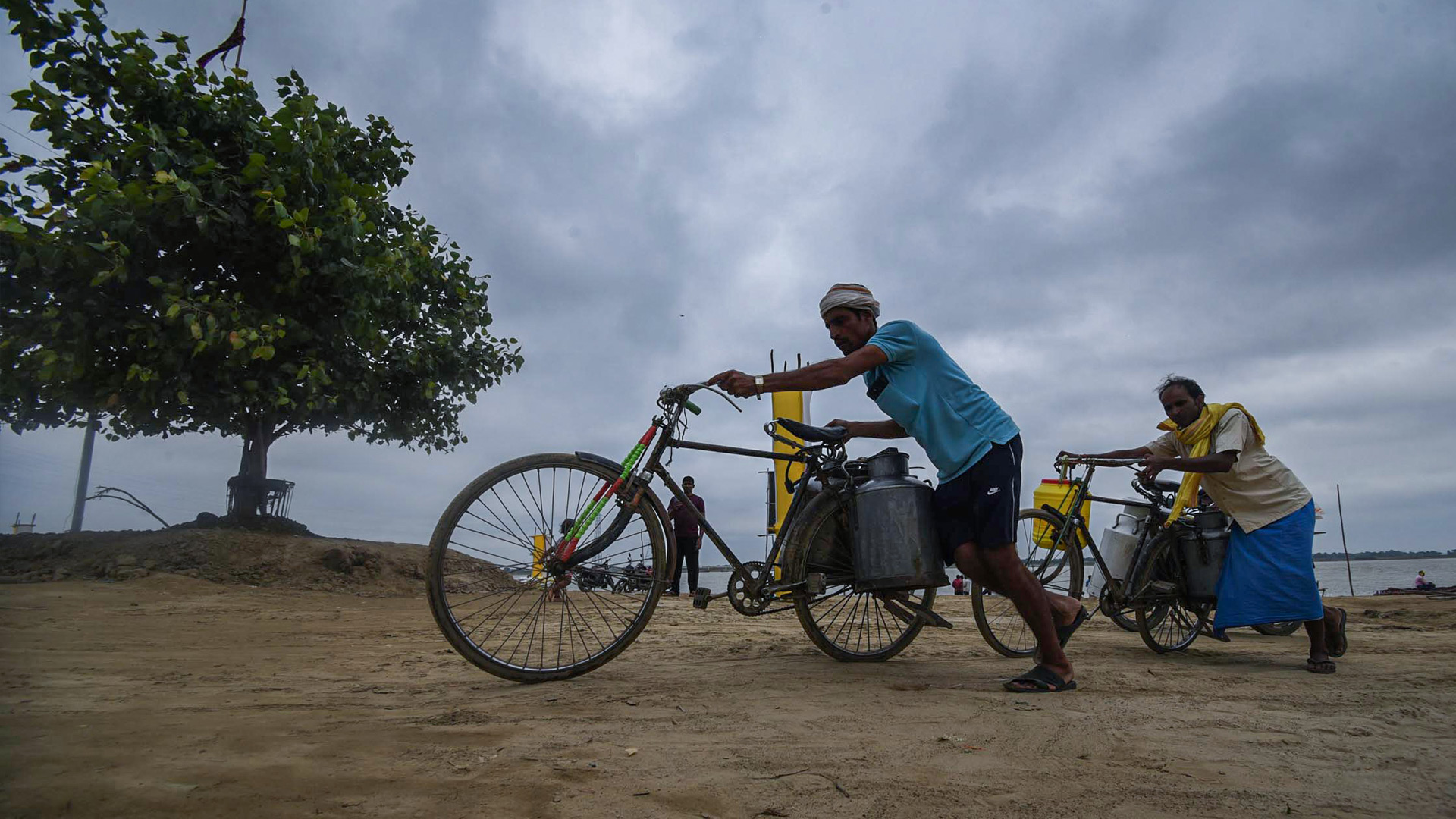 Cyclone Dana Brings Heavy Rain In Odisha, 1 Dead In Bengal