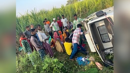 कवर्धा में तेज रफ्तार पिकअप वाहन अनियंत्रित होकर पलटा, 24 लोग घायल व दो की हालत गंभीर