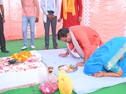 Rajasthan News: धनतेरस पर पैतृक गांव में CM भजनलाल शर्मा ने की पूजा-अर्चना, बुजुर्गों से लिया आशीर्वाद