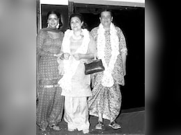Zeenat Aman's Signing Amount For <i>Satyam Shivam Sundaram</i>: "I Held Onto Those For Decades" Zeenat Aman's Signing Amount For <i>Satyam Shivam Sundaram</i>: "I Held Onto Those For Decades"