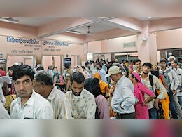 एसएमएस हॉस्पिटल में रेजिडेंट डॉक्टरों की हड़ताल का सातवां दिन, अब इमर्जेंसी सेवाओं पर खतरा एसएमएस हॉस्पिटल में रेजिडेंट डॉक्टरों की हड़ताल का सातवां दिन, अब इमर्जेंसी सेवाओं पर खतरा