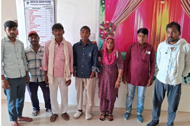 परिवार के साथ दशरथ