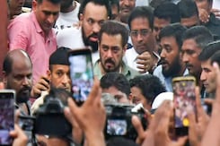Security Increased At Salman Khan's Bandra Home After Baba Siddique Murder Security Increased At Salman Khan's Bandra Home After Baba Siddique Murder