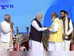 पीएम नरेंद्र मोदी से कितनी गर्मजोशी से मिले हरियाणा के मंत्री अनिल विज, देखें वीडियो पीएम नरेंद्र मोदी से कितनी गर्मजोशी से मिले हरियाणा के मंत्री अनिल विज, देखें वीडियो