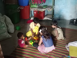 यहां आंगनबाड़ी में खिलौने नहीं, टूटे Toys से खेलने को मजबूर बच्चे, क्यों देरी कर रहा विभाग? यहां आंगनबाड़ी में खिलौने नहीं, टूटे Toys से खेलने को मजबूर बच्चे, क्यों देरी कर रहा विभाग?