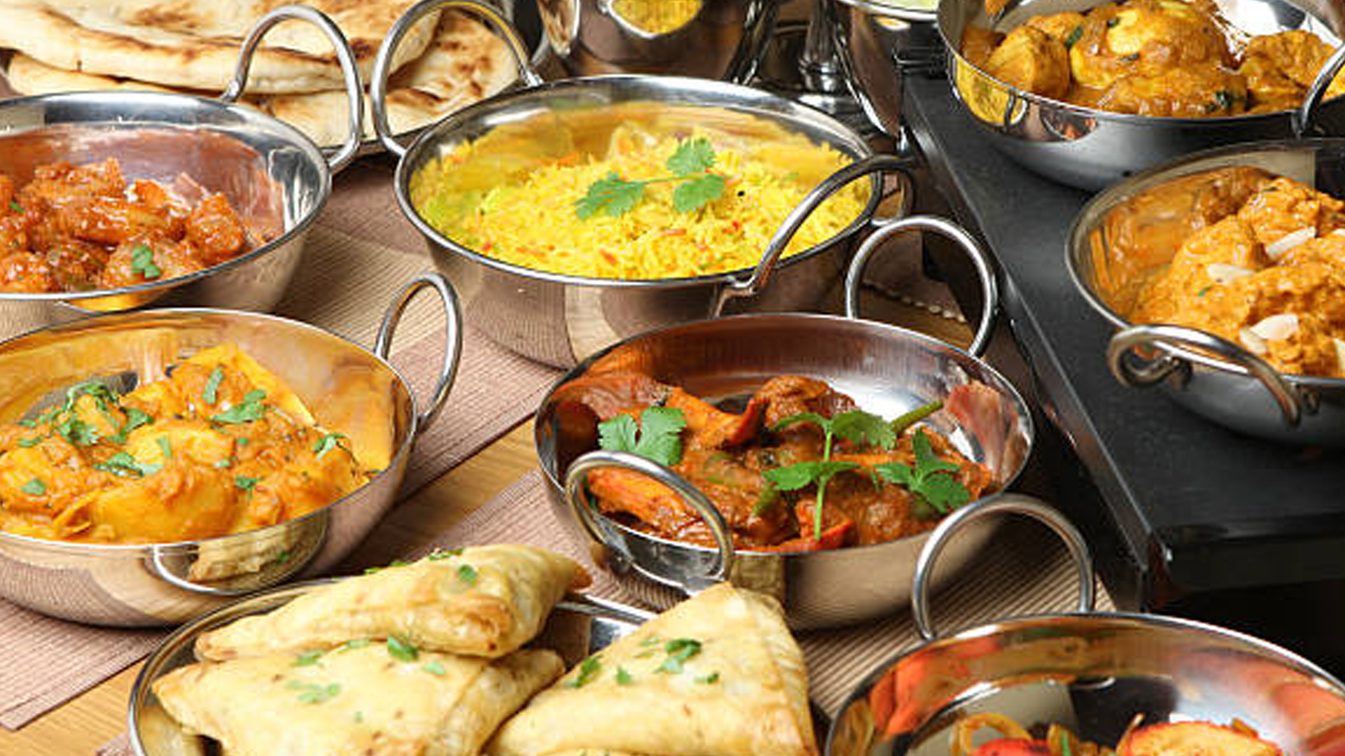 दुनिया में सबसे बेहतर भारतीय खाने का तरीका | Shorts