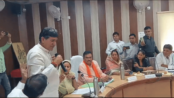 'भरी मीटिंग में बेइज्जत किया' सांसद संजना जाटव और कठूमर विधायक में तीखी बहस