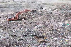 Bhopal's Toxic Garbage Mountain: People Suffer, Agencies Pass The Buck Bhopal's Toxic Garbage Mountain: People Suffer, Agencies Pass The Buck