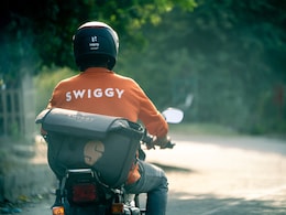 Swiggy IPO Sees Muted Response On First Day, Gets Bids For 1.8 Crore Shares Swiggy IPO Sees Muted Response On First Day, Gets Bids For 1.8 Crore Shares