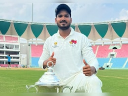 ऑटो रिक्शा चलाने वाला आज बना भारतीय क्रिकेट का घातक तेज गेंदबाज, विश्व क्रिकेट में तहलका मचाने को बेताब ऑटो रिक्शा चलाने वाला आज बना भारतीय क्रिकेट का घातक तेज गेंदबाज, विश्व क्रिकेट में तहलका मचाने को बेताब