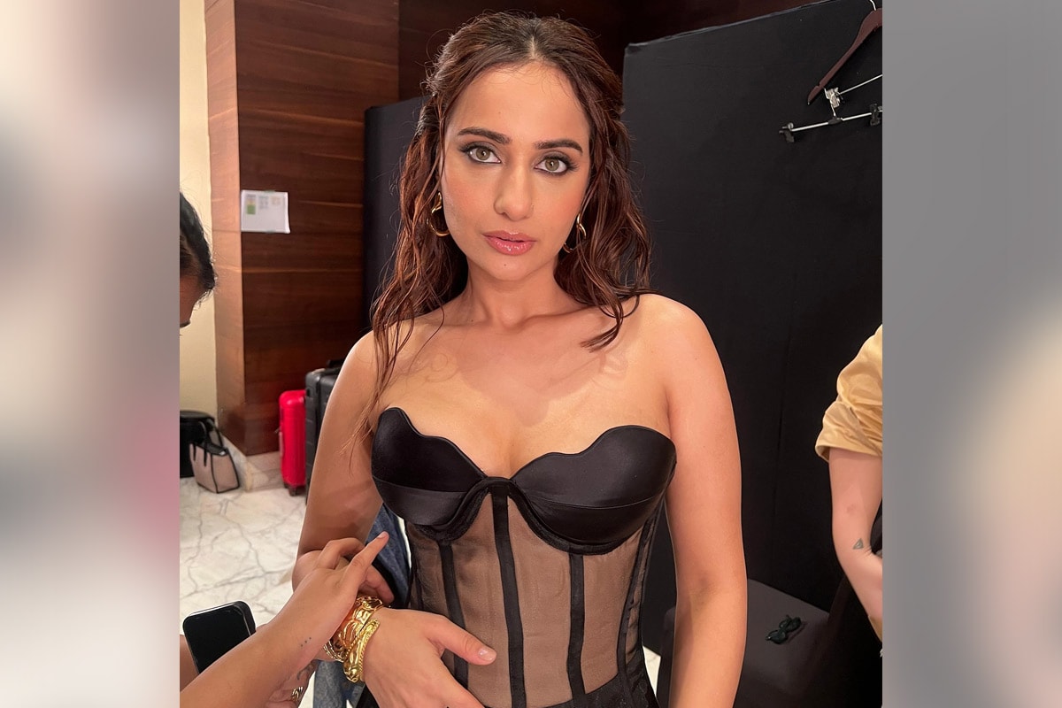 In Pics: Kusha Kapila Looks Chic In An Off-shoulder Mini Dress In Pics: Kusha Kapila Looks Chic In An Off-shoulder Mini Dress