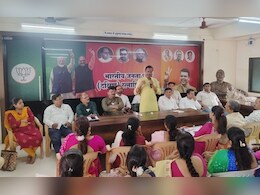 महायुतीत कोकणात धुसफूस? गुप्त बैठकांचा सपाटा, कदम- सामंतांचे टेन्शन वाढले महायुतीत कोकणात धुसफूस? गुप्त बैठकांचा सपाटा, कदम- सामंतांचे टेन्शन वाढले
