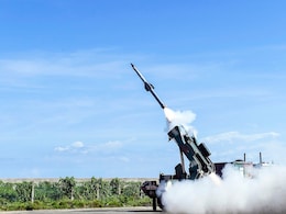 डिफेंस शेयरों में पैनिक में खरीदारी न करें, सोच-समझकर लें फैसला : एक्सपर्ट्स की सलाह डिफेंस शेयरों में पैनिक में खरीदारी न करें, सोच-समझकर लें फैसला : एक्सपर्ट्स की सलाह