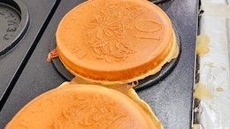 Singapore&rsquo;s 10-Cent Pancake Is Here With Irresistible Cheese Pulls
