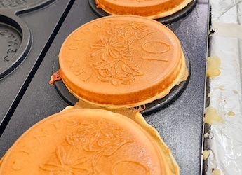 Singapore?s 10-Cent Pancake Is Here With Irresistible Cheese Pulls