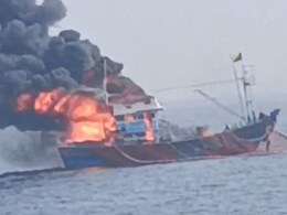 मछली पकड़ने गए नाविक की बीच समुद्र में हत्या, नाव में लगाई आग; आरोपी गिरफ्तार