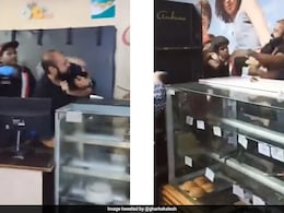 "Welcome To KFC (Kerala Fight Club)": Internet Reacts To Violent Fight In The Fast Food Outlet "Welcome To KFC (Kerala Fight Club)": Internet Reacts To Violent Fight In The Fast Food Outlet