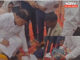 PM Janman Awas  के कार्यक्रम में फांसी का फंदा लेकर पहुंचा युवक, देखते ही हरकत में आए ऊर्जा मंत्री PM Janman Awas  के कार्यक्रम में फांसी का फंदा लेकर पहुंचा युवक, देखते ही हरकत में आए ऊर्जा मंत्री