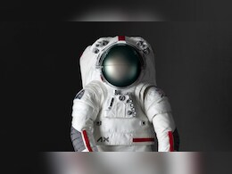 The Astronaut Wears Prada As Axiom Unveils New Spacesuit The Astronaut Wears Prada As Axiom Unveils New Spacesuit