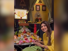 Navratri 2024: Shilpa Shetty Sets Up <i>Mata Ka Darbaar</i>, Cooks Delicious <i>Prasad</i> Navratri 2024: Shilpa Shetty Sets Up <i>Mata Ka Darbaar</i>, Cooks Delicious <i>Prasad</i>