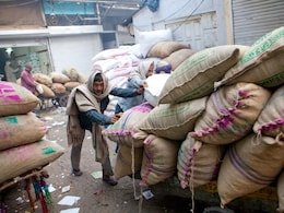 खाद्य पदार्थों की कीमतों में उछाल से सितंबर में थोक मुद्रास्फीति बढ़कर 1.84 प्रतिशत पर खाद्य पदार्थों की कीमतों में उछाल से सितंबर में थोक मुद्रास्फीति बढ़कर 1.84 प्रतिशत पर