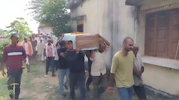 J&K Terrorist Attack: आतंकवादी हमले में मारे गए इंजीनियर का पार्थिव शरीर पहुंचा गांव, बेटी ने कहा-पापा का सपना करना है पूरा