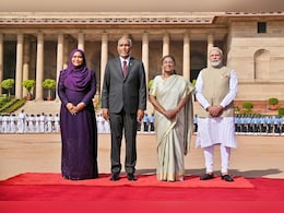 भारत दौरे पर आए मालदीव के राष्ट्रपति मुइज्जू ने हैदराबाद हाउस में की पीएम मोदी से मुलाकात भारत दौरे पर आए मालदीव के राष्ट्रपति मुइज्जू ने हैदराबाद हाउस में की पीएम मोदी से मुलाकात