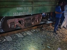 उत्तर प्रदेश : गोरखपुर में आर्मी स्पेशल ट्रेन के चार डिब्बे पटरी से उतरे, कुछ घंटे प्रभावित रहा रेल यातायात  उत्तर प्रदेश : गोरखपुर में आर्मी स्पेशल ट्रेन के चार डिब्बे पटरी से उतरे, कुछ घंटे प्रभावित रहा रेल यातायात