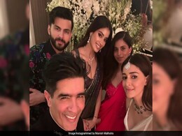 Janhvi Kapoor With Rumoured Boyfriend Shikhar Pahariya, Ananya Panday, Suhana Khan In An Inside Pic From Manish Malhotra's Diwali Bash Janhvi Kapoor With Rumoured Boyfriend Shikhar Pahariya, Ananya Panday, Suhana Khan In An Inside Pic From Manish Malhotra's Diwali Bash