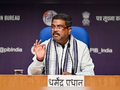 NEET Re-Exam: दोबारा कब होगी NEET UG 2026 की परीक्षा? शिक्षा मंत्री ने देर शाम NTA के अफसरों के साथ की बैठक