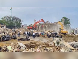 तो दोषी अफसरों को जेल भेज देंगे...:  सोमनाथ मंदिर के पास बुलडोजर एक्शन पर सुप्रीम कोर्ट सख्त तो दोषी अफसरों को जेल भेज देंगे...:  सोमनाथ मंदिर के पास बुलडोजर एक्शन पर सुप्रीम कोर्ट सख्त