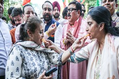 Within An Hour On Counting Day, A Big Mood Swing At Congress, BJP Offices Within An Hour On Counting Day, A Big Mood Swing At Congress, BJP Offices