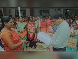 CG News: ‘घर दो सरकार...’, कलेक्ट्रेट के बाहर महिलाओं का धरना, PM आवास को लेकर दे दी चेतावनी