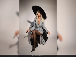 Beyonce's Mini Skirt Suit With A Cape 'Checked' Corpcore Style Off Our Lists Beyonce's Mini Skirt Suit With A Cape 'Checked' Corpcore Style Off Our Lists