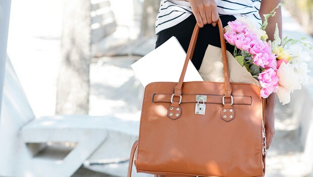 Handbag Organisation Tips: Essentials Every Woman Should Carry