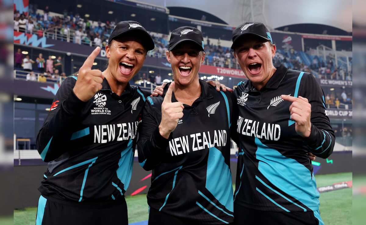 महिला विश्व कप जीतने के बाद न्यूजीलैंड के खिलाड़ी