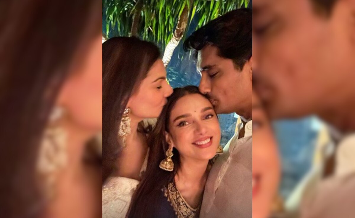 Aditi Rao Hydari's Mushy Pic With Husband Siddharth Is Everything