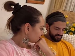 जहीर इकबाल ने सोनाक्षी सिन्हा के लिए रखा करवाचौथ का व्रत, मजेदार वीडियो शेयर कर लिखा- ऐसा पति ढूंढो... जहीर इकबाल ने सोनाक्षी सिन्हा के लिए रखा करवाचौथ का व्रत, मजेदार वीडियो शेयर कर लिखा- ऐसा पति ढूंढो...