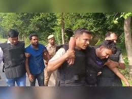 बहराइच हिंसा : नेपाल भागने की कोशिश, पुलिस पर फायरिंग, 5 गिरफ्तार; जानिए एनकाउंटर की पूरी कहानी बहराइच हिंसा : नेपाल भागने की कोशिश, पुलिस पर फायरिंग, 5 गिरफ्तार; जानिए एनकाउंटर की पूरी कहानी